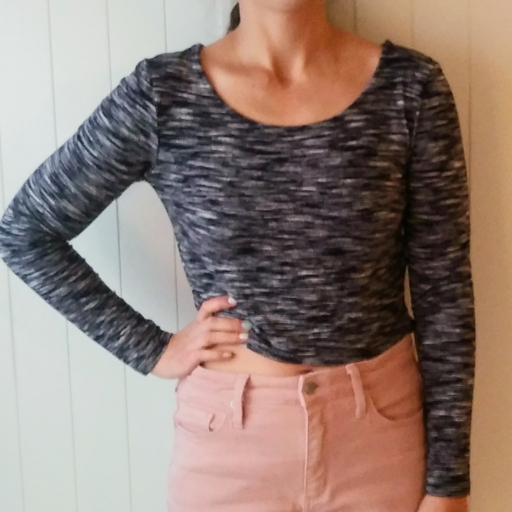 H&M Long Sleeve Soft Black & White Crop Top (M)